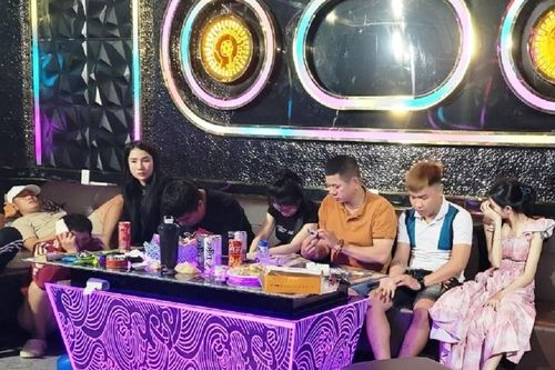 13 đối tượng 'mở tiệc bay lắc' ở phòng karaoke