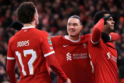 Liverpool thắng 'hú hồn' Fulham tại Cúp Liên đoàn