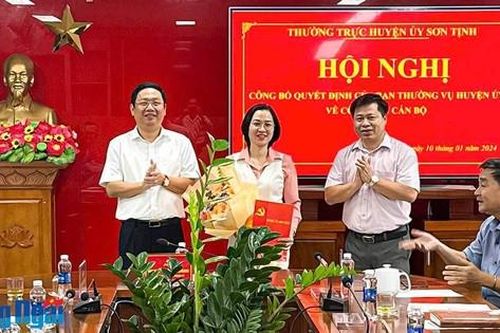 Bản tin 8H: Nữ cán bộ tỉnh được luân chuyển về làm Bí thư Đảng ủy xã