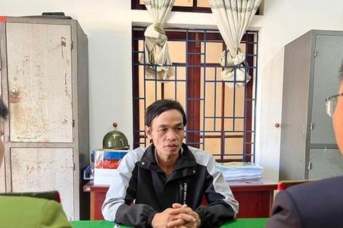 Vừa ra tù vì tội giết người, nghịch tử dùng dao cứa cổ cha