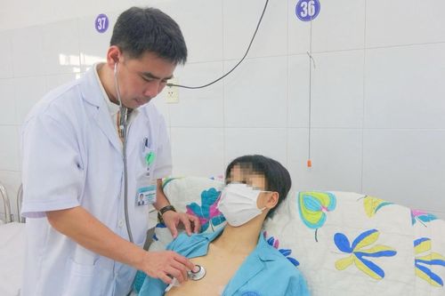 Cứu sống nam sinh bị đứt lìa phế quản gốc của phổi