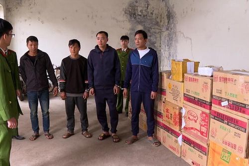Phá đường dây buôn bán, vận chuyển gần 400kg pháo nổ
