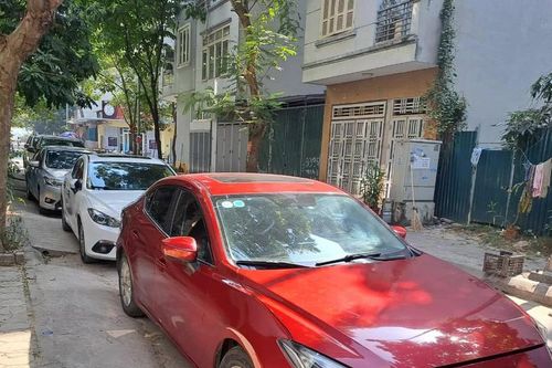 Giá thuê xe ôtô tự lái tăng 'phi mã', cao ngất ngưởng dịp cận Tết Nguyên đán