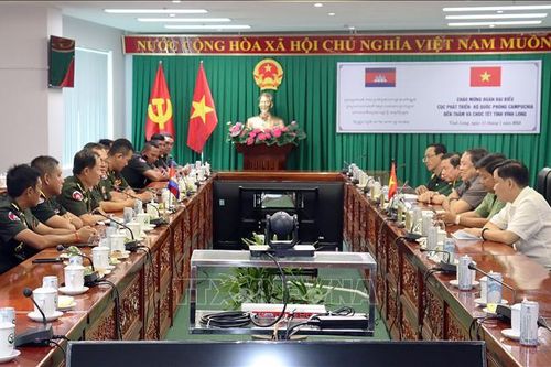 Cục phát triển - Bộ Quốc phòng Campuchia thăm, chúc Tết tại tỉnh Vĩnh Long