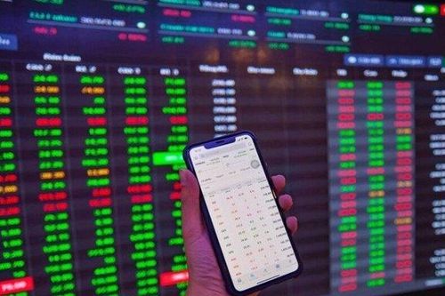 Lăng kính chứng khoán 11/1: Tránh mua đuổi