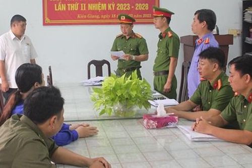 Bắt giám đốc trung tâm đăng kiểm Kiên Giang 68.01S