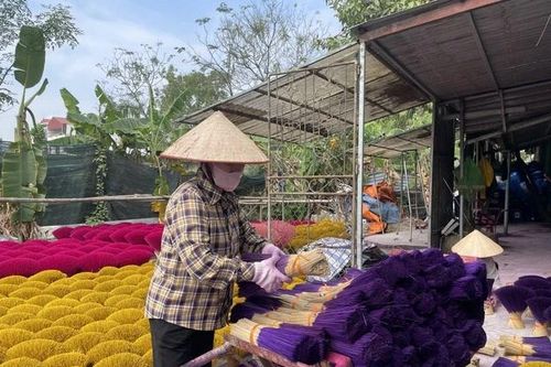Làng hương Quảng Phú Cầu hối hả dịp cận Tết