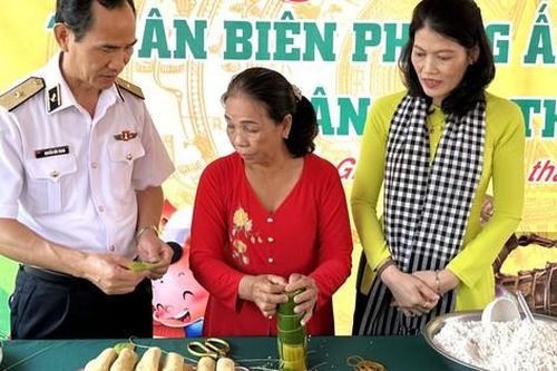 An Giang: Gói 500 đòn bánh tét tặng hộ nghèo và gia đình chính sách ở biên giới