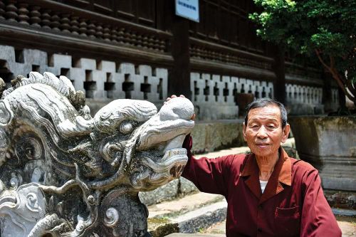 Cụ từ đình cổ đang dần thưa vắng...