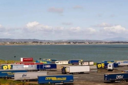 Vụ người di cư trong xe đông lạnh ở Ireland: Xúc tiến công tác bảo hộ công dân