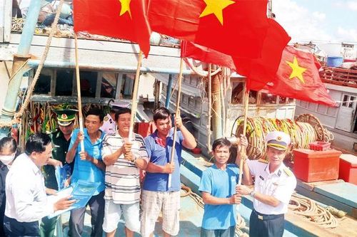 Đẩy mạnh tuyên truyền về biển, đảo