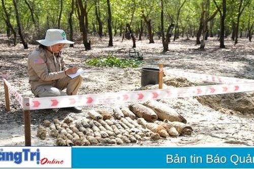 Phát hiện một hầm chứa đạn chưa nổ ở thôn An Mỹ