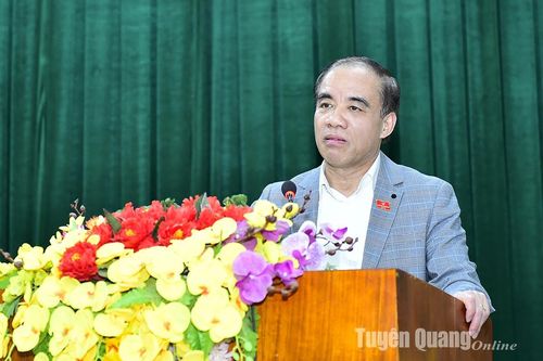 Đồng chí Bí thư Tỉnh ủy Chẩu Văn Lâm tiếp xúc cử tri xã Trung Hòa