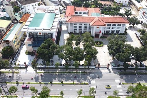 Chấp thuận kết quả nghiệm thu hoàn thành công trình Hội trường thuộc Trụ sở UBND tỉnh Quảng Ngãi