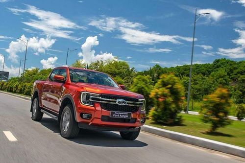 Năm 2023, doanh số bán ô tô toàn thị trường đạt 301.898 xe