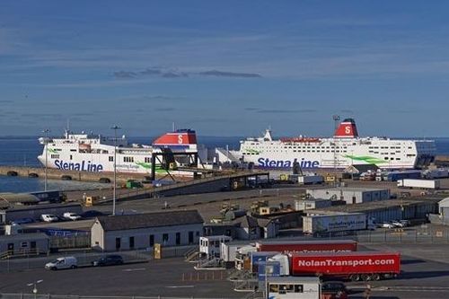 Bộ Ngoại giao thông tin vụ phát hiện người Việt trong xe container đông lạnh ở Ireland