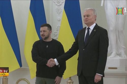 Tổng thống Ukraine bất ngờ tới Litva