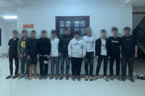 Kịp thời ngăn chặn gần 30 đối tượng mang hung khí, pháo nổ đi hỗn chiến