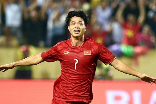 Mất suất ở tuyển Việt Nam, Công Phượng vẫn nói lời tốt đẹp về HLV Troussier