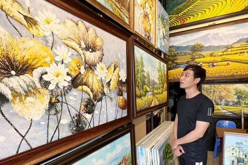 Chọn tranh treo tường phòng khách
