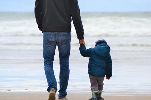 Đau đớn phát hiện con nuôi mà chồng đưa về hóa ra lại là con ruột của anh ta