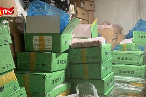 Cận cảnh hơn 1 tấn nội tạng động vật 'bốc mùi' không nguồn gốc xuất xứ