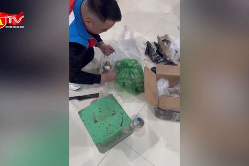 Từ kiện hàng chuyển phát, 'lộ' ra vụ sản xuất, buôn bán hàng cấm