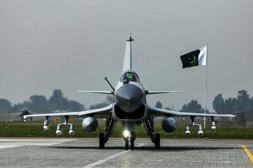 Tiêm kích J-10CE 'thách thức' Eurofighter Typhoon trong không chiến đối kháng