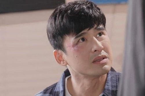 Lương Thế Thành bị chê khi 42 tuổi vẫn đóng vai sinh viên