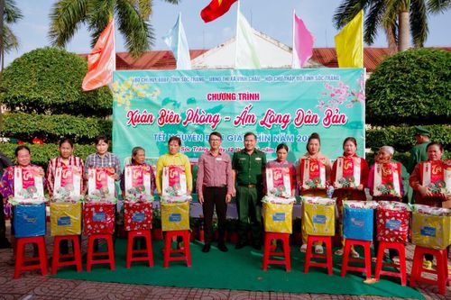 Nhiều hoạt động ý nghĩa trong chương trình 'Xuân Biên phòng ấm lòng dân bản' ở biên giới biển Sóc Trăng