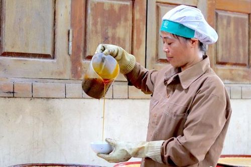 Thủ phủ mật mía xứ Thanh rực lửa sáng đêm phục vụ Tết Nguyên đán
