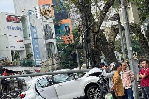 Cụ ông lái xe gây tai nạn liên hoàn tại Thừa Thiên Huế