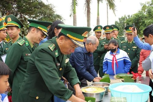 Xuân Biên phòng ấm lòng dân vùng biên giới biển ở Hải Phòng