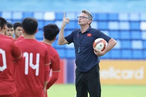Asian Cup và 'duyên' của ông Troussier
