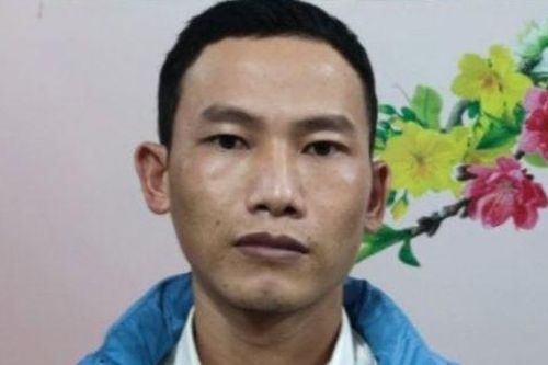 Thuê xe ôm làm bố đẻ và dùng tiền âm phủ để lừa đảo chiếm đoạt tài sản