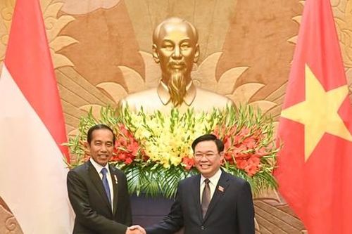 Chủ tịch Quốc hội Vương Đình Huệ hội kiến Tổng thống Indonesia