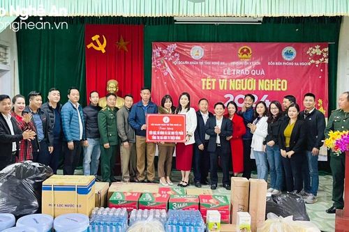 Hội Doanh nhân trẻ tỉnh Nghệ An tổ chức 'Tết Vì người nghèo 2024' tại Kỳ Sơn