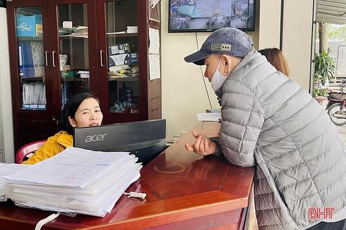 Xe tết về Hà Tĩnh: Tuyến Hà Nội 'cháy vé', tuyến miền Nam vắng khách