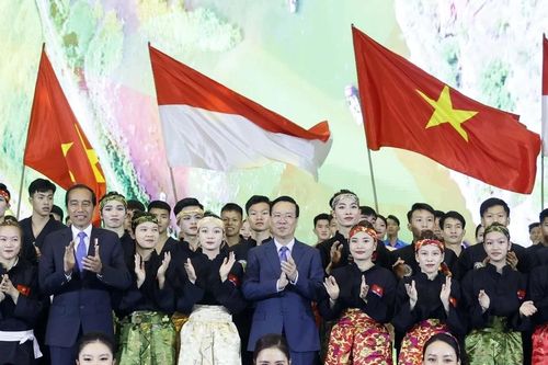 Chủ tịch nước và Tổng thống Indonesia tham dự chương trình biểu diễn võ thuật