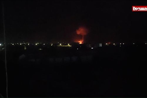 Vài giờ sau khi quân đội hai nước Mỹ, Anh tấn công Houthi, lại có vụ nổ mới ở Yemen