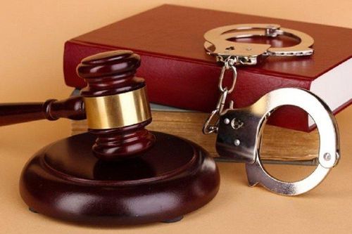 Đang chấp hành án treo có được đi làm kiếm tiền?