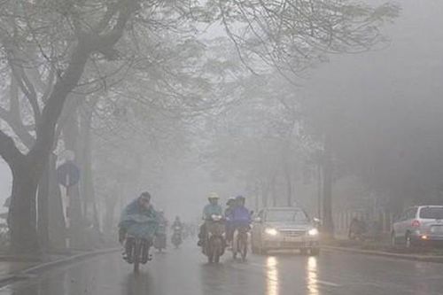 Những lưu ý khi lái ô tô dưới trời mưa phùn