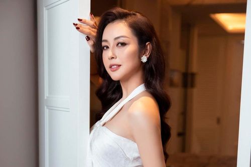 Chỉ một bức ảnh, Hoa hậu Jennifer Phạm khiến nhiều người ngưỡng mộ hôn nhân hiện tại