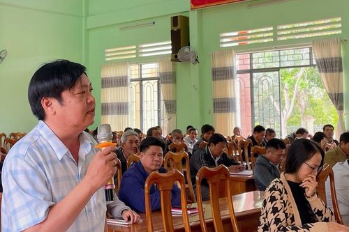 Lãnh đạo UBND huyện Đak Pơ đối thoại với nông dân