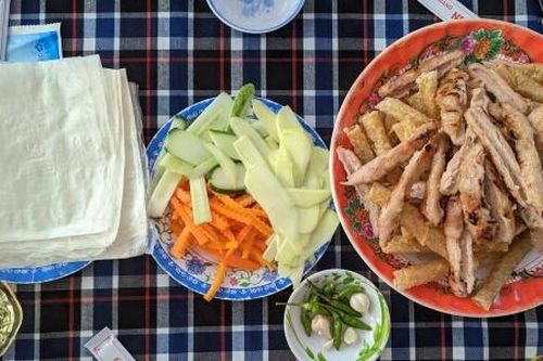Mời nhau món cuốn!