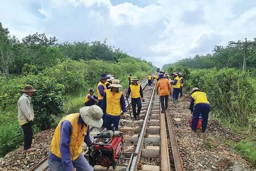 Hoàn thành sửa chữa nhiều đoạn đường sắt quốc gia trước Tết Nguyên đán