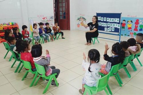 Cô giáo nhiệt huyết ở vùng biên
