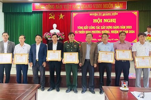 Huyện ủy Quảng Điền khen thưởng 8 tổ chức Đảng hoàn thành xuất sắc nhiệm vụ