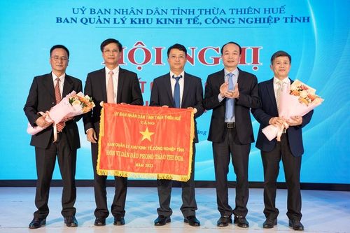 Tổ chức lại bộ máy Ban quản lý Khu kinh tế, công nghiệp tỉnh theo hướng giảm trung gian, đầu mối