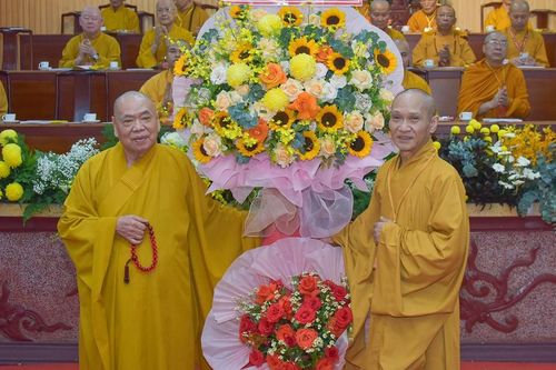 Ban Hướng dẫn Phật tử T.Ư vinh danh, trao cấp Dũng đến 18 huynh trưởng Phân ban Gia đình Phật tử